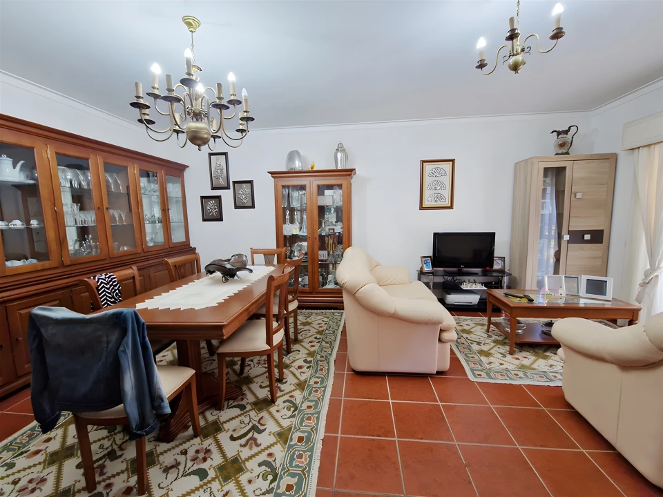 Moradia T5 para Venda em Viseu Foto 2