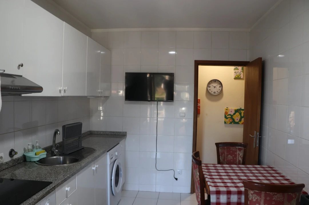 Apartamento T0 para Venda em Lustosa e Barrosas (Santo Estêvão) Foto 16