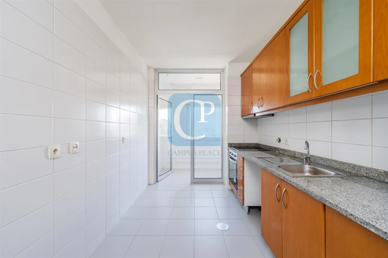 Apartamento T2 para Arrendamento em Pedrouços Foto 7