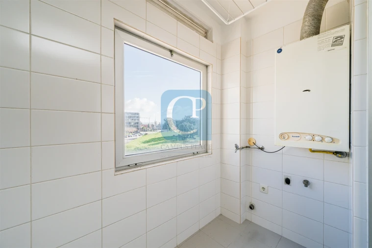 Apartamento T2 para Arrendamento em Pedrouços Foto 12