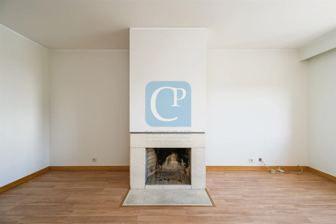 Apartamento T2 para Arrendamento em Pedrouços Foto 4