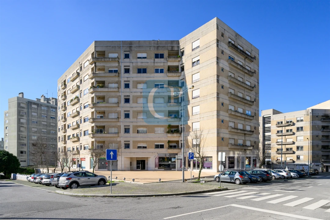 Apartamento T2 para Arrendamento em Pedrouços Foto 22