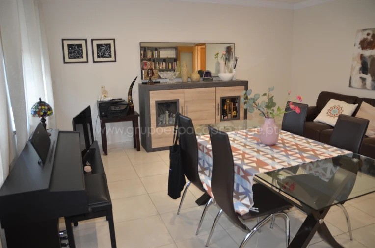 Apartamento T2 para Venda em Pechão Foto 8