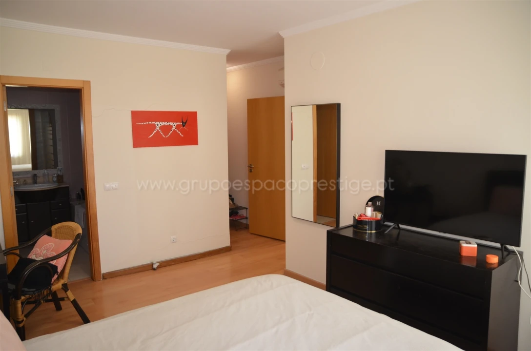 Apartamento T2 para Venda em Pechão Foto 13