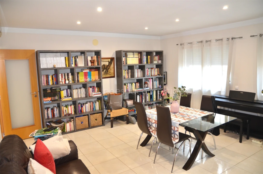 Apartamento T2 para Venda em Pechão Foto 6