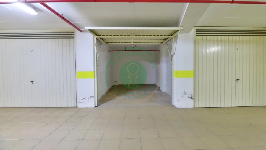 Garagem para Arrendamento em Buarcos Foto 1