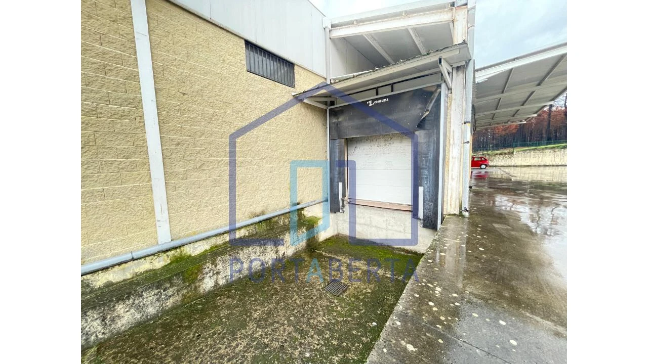 Armazém para Venda em Outeiro Seco Foto 5