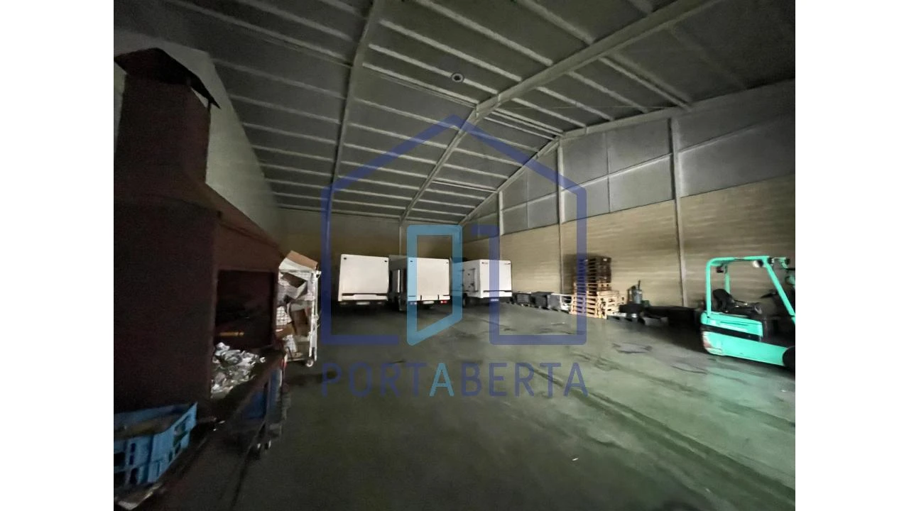 Armazém para Venda em Outeiro Seco Foto 9