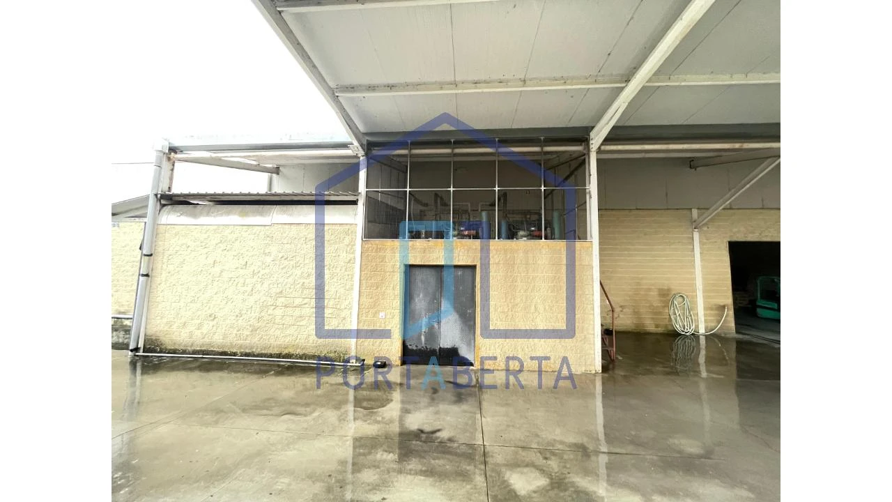 Armazém para Venda em Outeiro Seco Foto 7