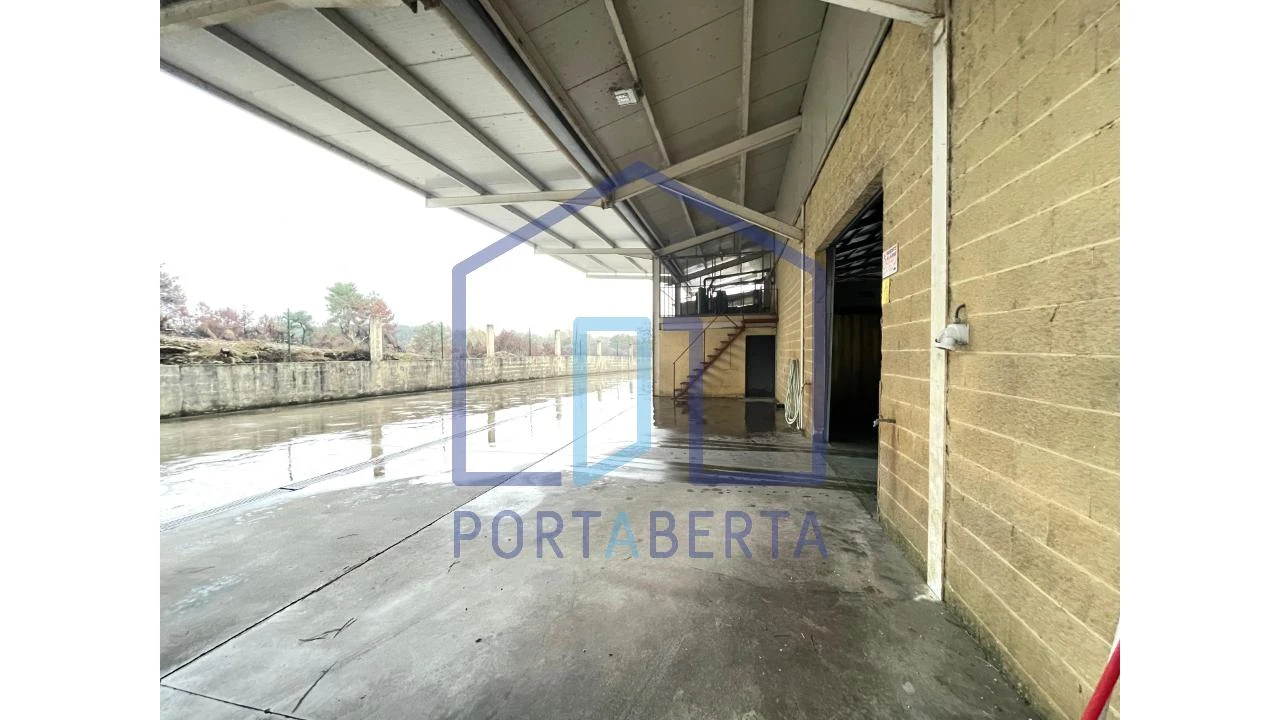 Armazém para Venda em Outeiro Seco Foto 6