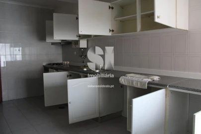 Apartamento T2 para Arrendamento em Esgueira
