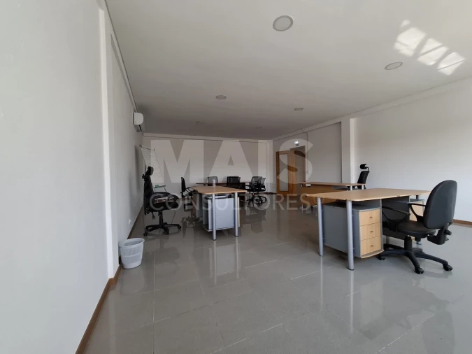 Loja para Venda em Alto do Seixalinho, Santo André e Verderena Foto 4