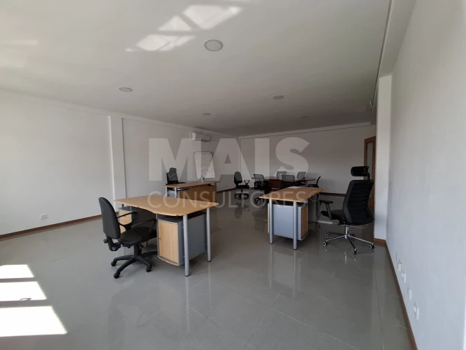 Loja para Venda em Alto do Seixalinho, Santo André e Verderena Foto 10