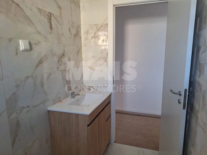 Apartamento T1 para Venda em Benavente Foto 5
