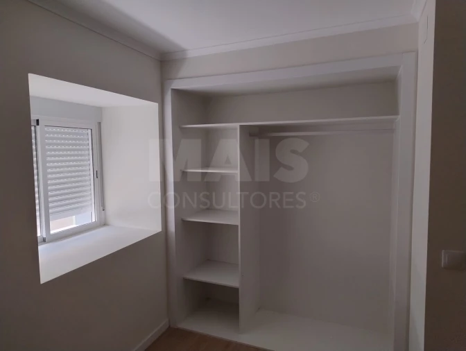 Apartamento T1 para Arrendamento em Dois Portos e Runa