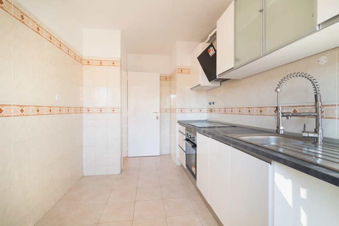 Apartamento T2 para Venda em Algueirão-Mem Martins Foto 2