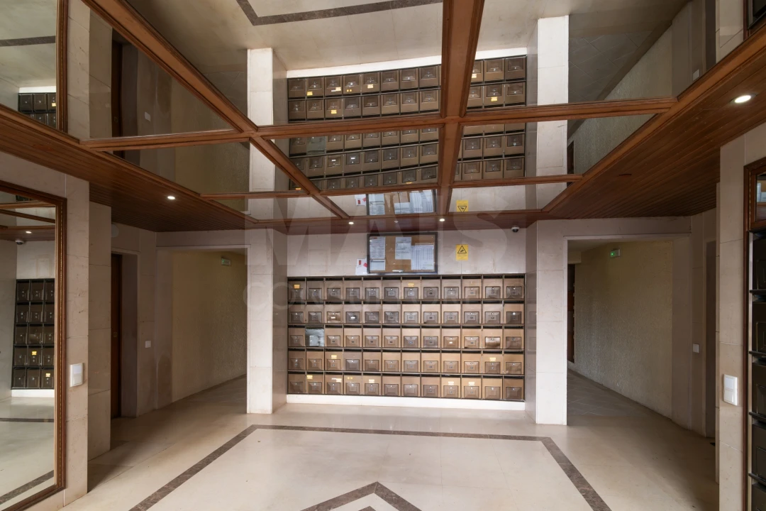 Apartamento T2 para Venda em Algueirão-Mem Martins Foto 9