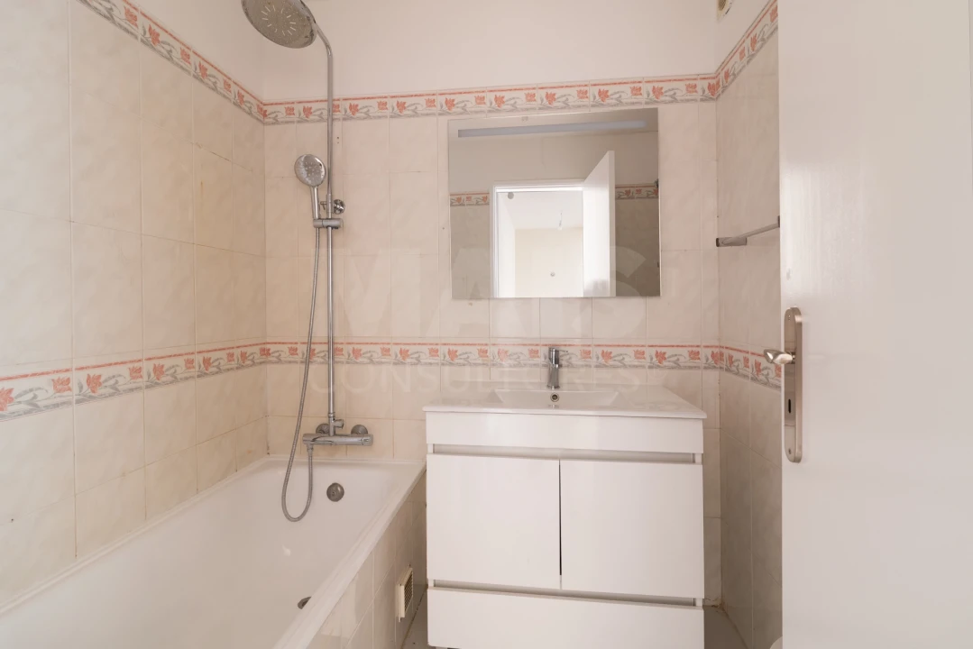 Apartamento T2 para Venda em Algueirão-Mem Martins Foto 10