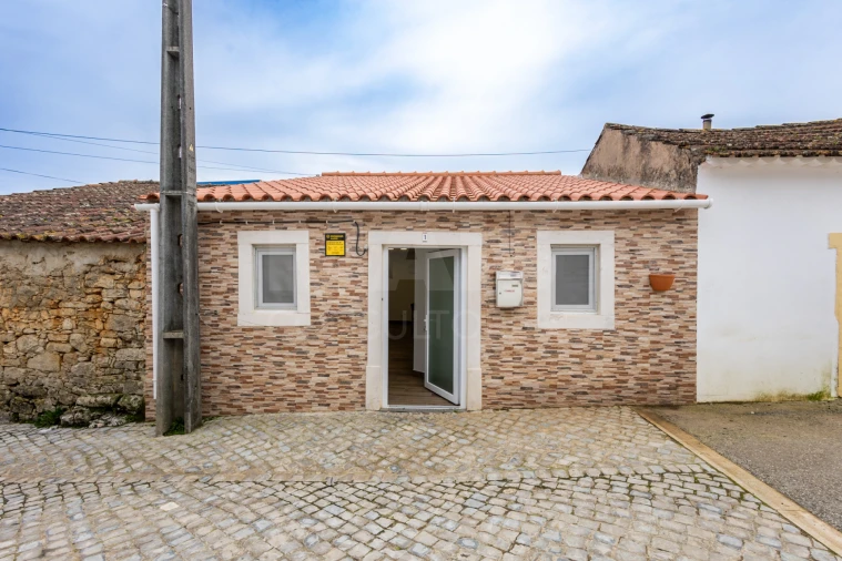 Moradia T2 para Venda em Aljubarrota Foto 1