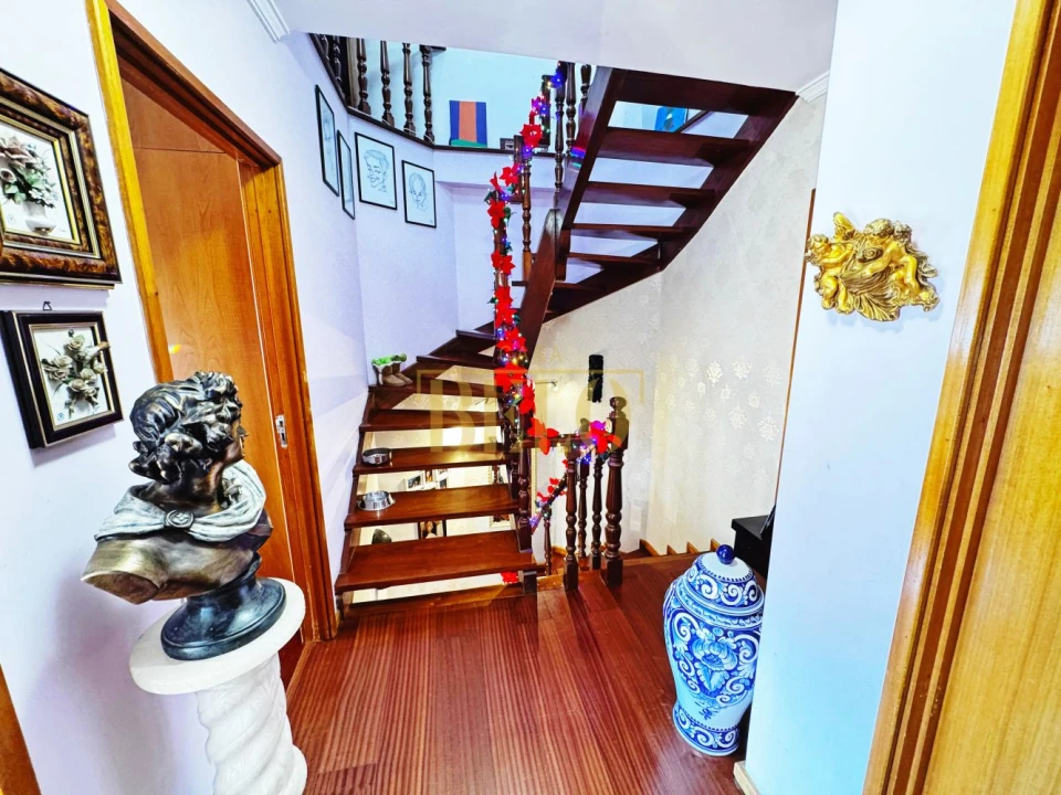 Moradia T3 para Venda em Castêlo da Maia Foto 9