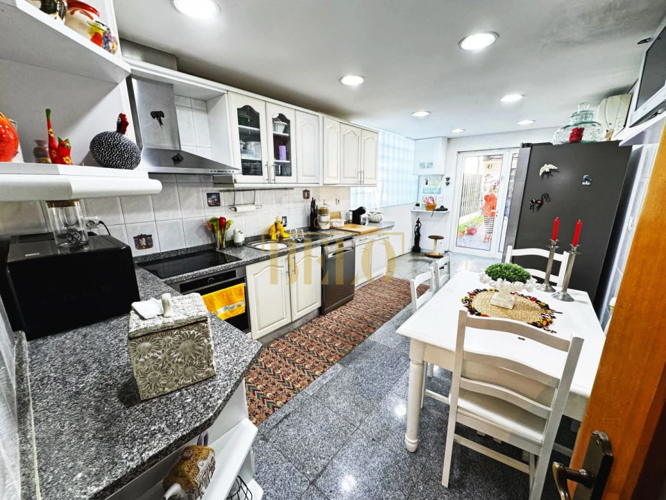 Moradia T3 para Venda em Castêlo da Maia Foto 2