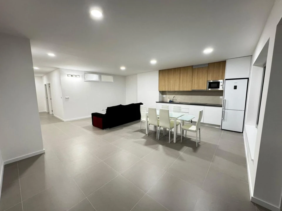 Apartamento T3 para Venda em Mafamude e Vilar do Paraíso Foto 1