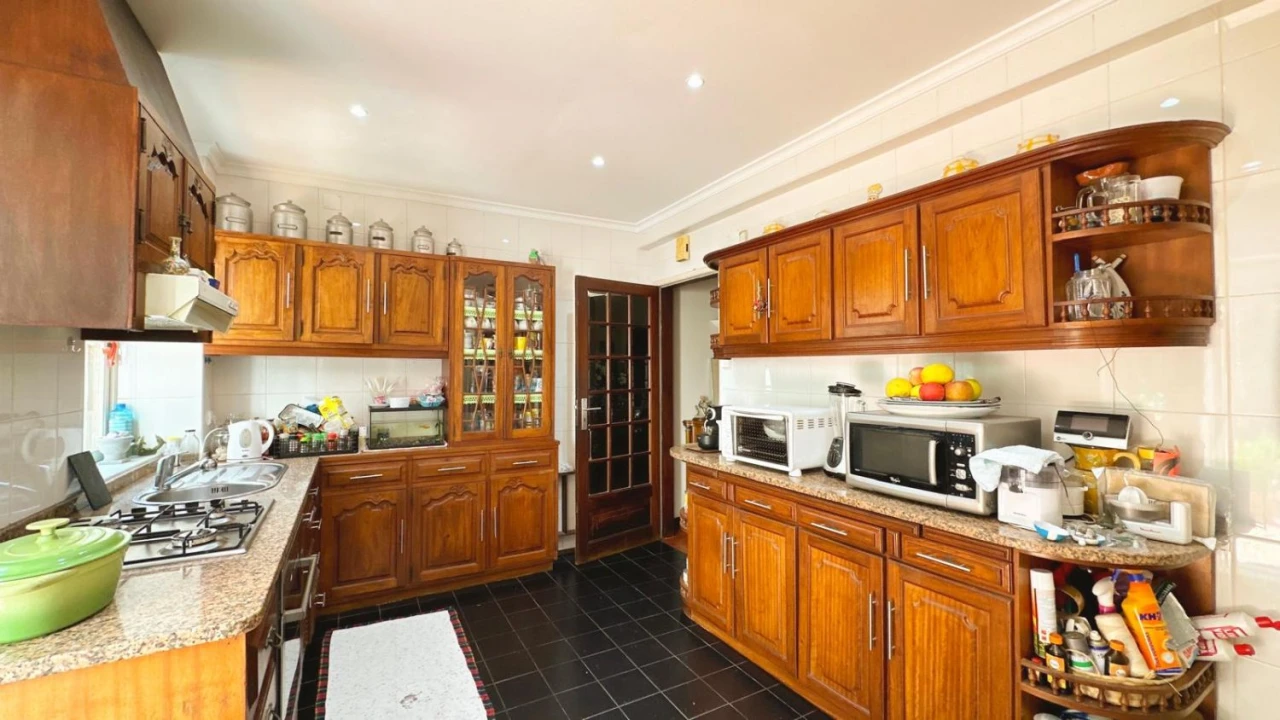 Moradia T4 para Venda em Aldoar, Foz do Douro e Nevogilde Foto 3