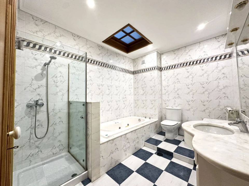 Moradia T5 para Venda em Cidade da Maia Foto 29