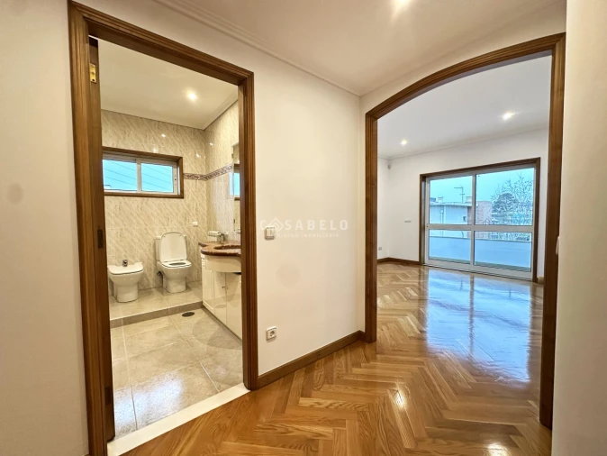 Moradia T5 para Venda em Cidade da Maia Foto 34