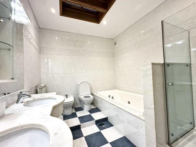 Moradia T5 para Venda em Cidade da Maia Foto 33