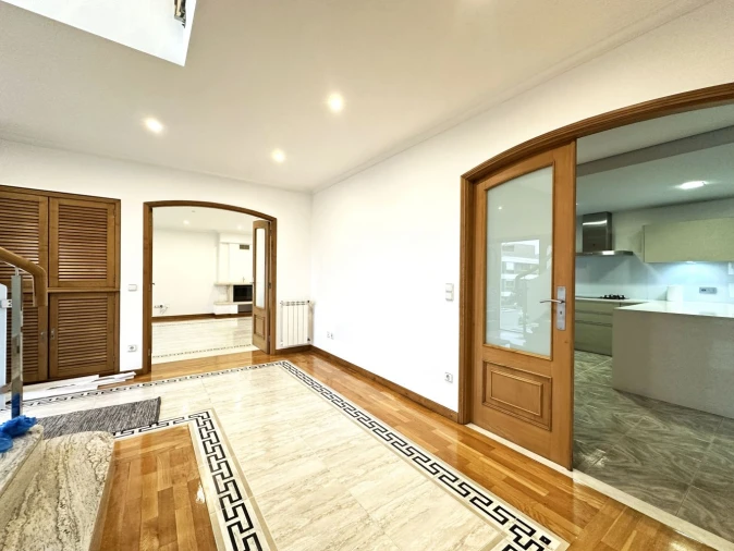 Moradia T5 para Venda em Cidade da Maia Foto 13