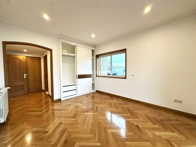 Moradia T5 para Venda em Cidade da Maia Foto 36