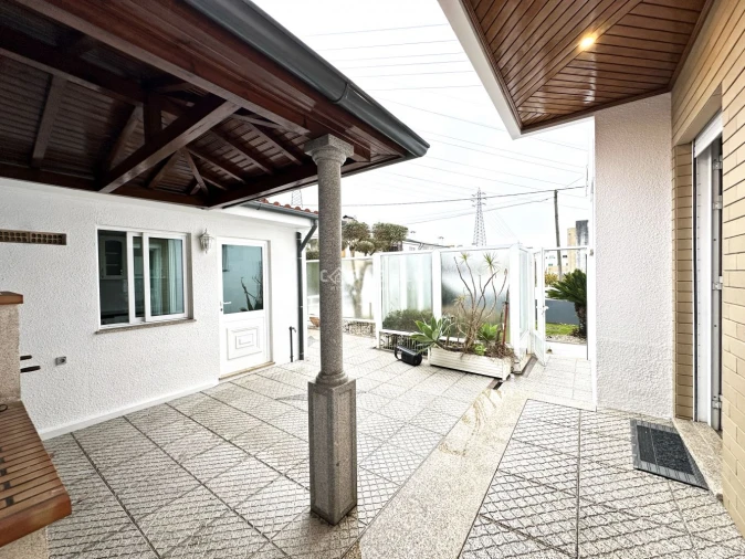 Moradia T5 para Venda em Cidade da Maia Foto 52