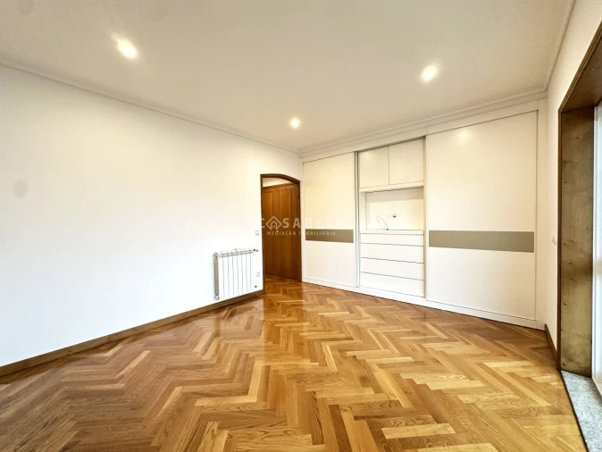 Moradia T5 para Venda em Cidade da Maia Foto 32