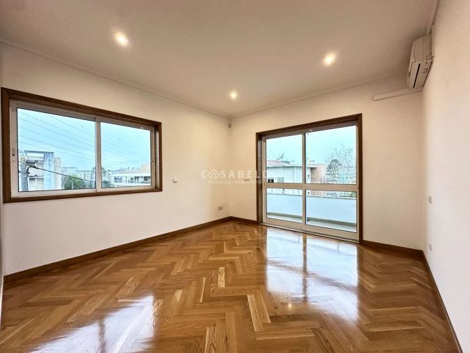 Moradia T5 para Venda em Cidade da Maia Foto 35