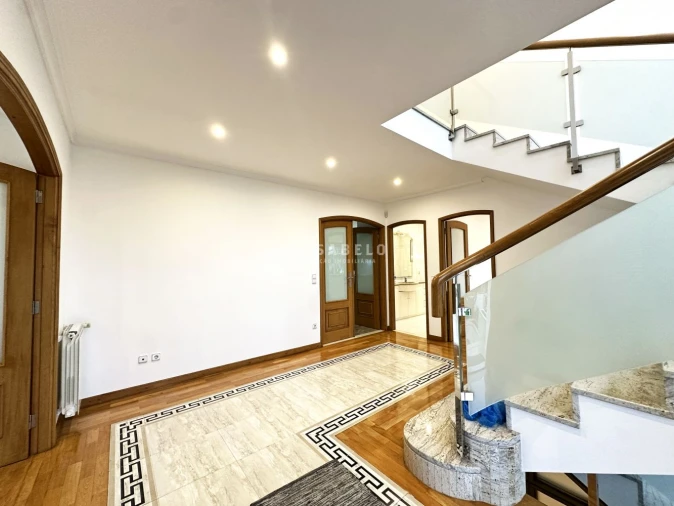 Moradia T5 para Venda em Cidade da Maia Foto 8