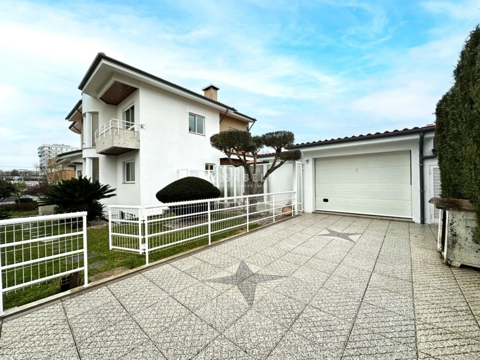 Moradia T5 para Venda em Cidade da Maia Foto 50