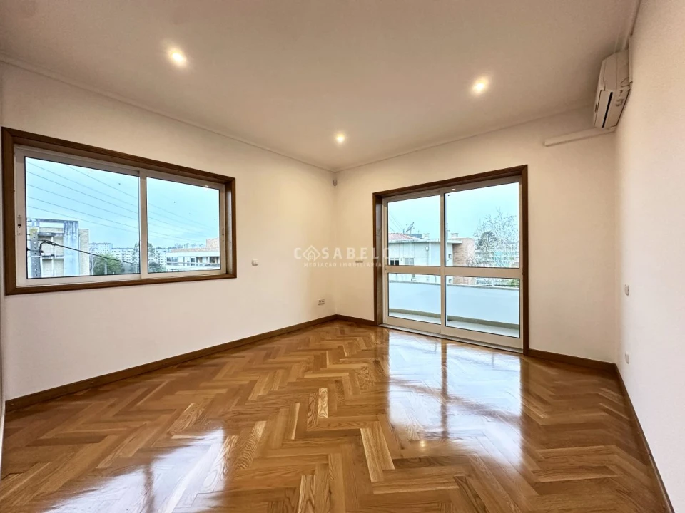 Moradia T5 para Venda em Cidade da Maia Foto 35