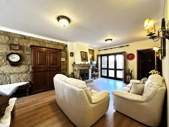 Moradia T3 para Venda em Labruge Foto 8