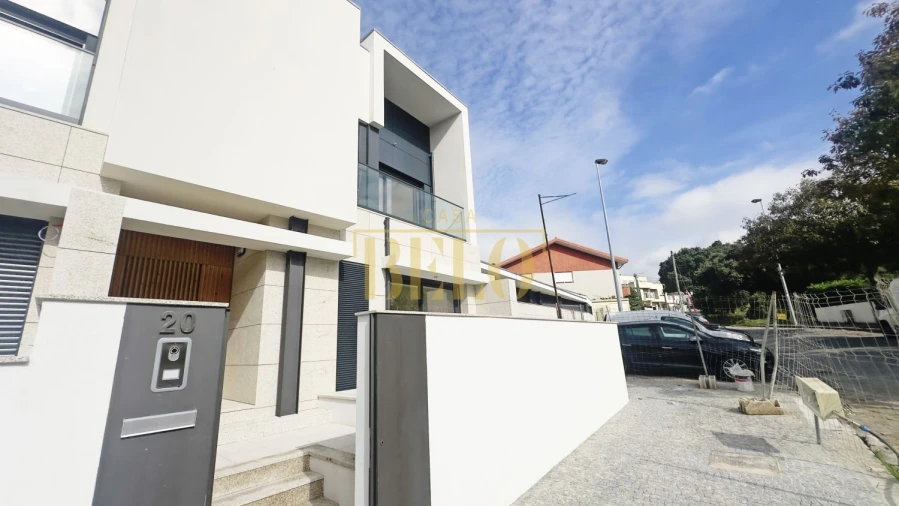 Moradia T4 para Venda em Cidade da Maia Foto 29