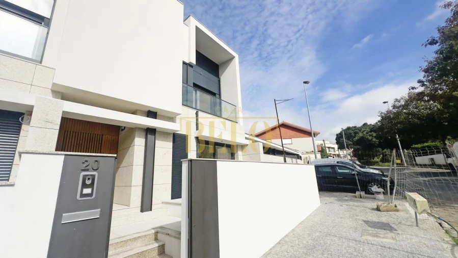 Moradia T4 para Venda em Cidade da Maia Foto 29