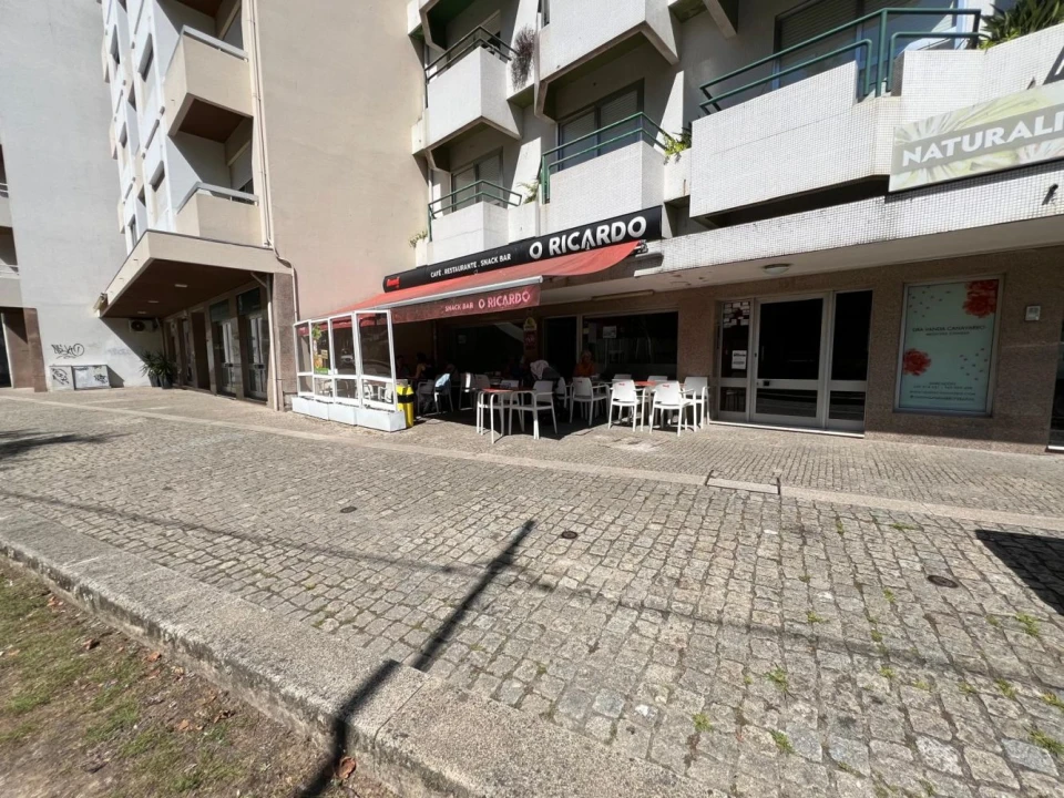 Loja para Venda em Cidade da Maia Foto 1