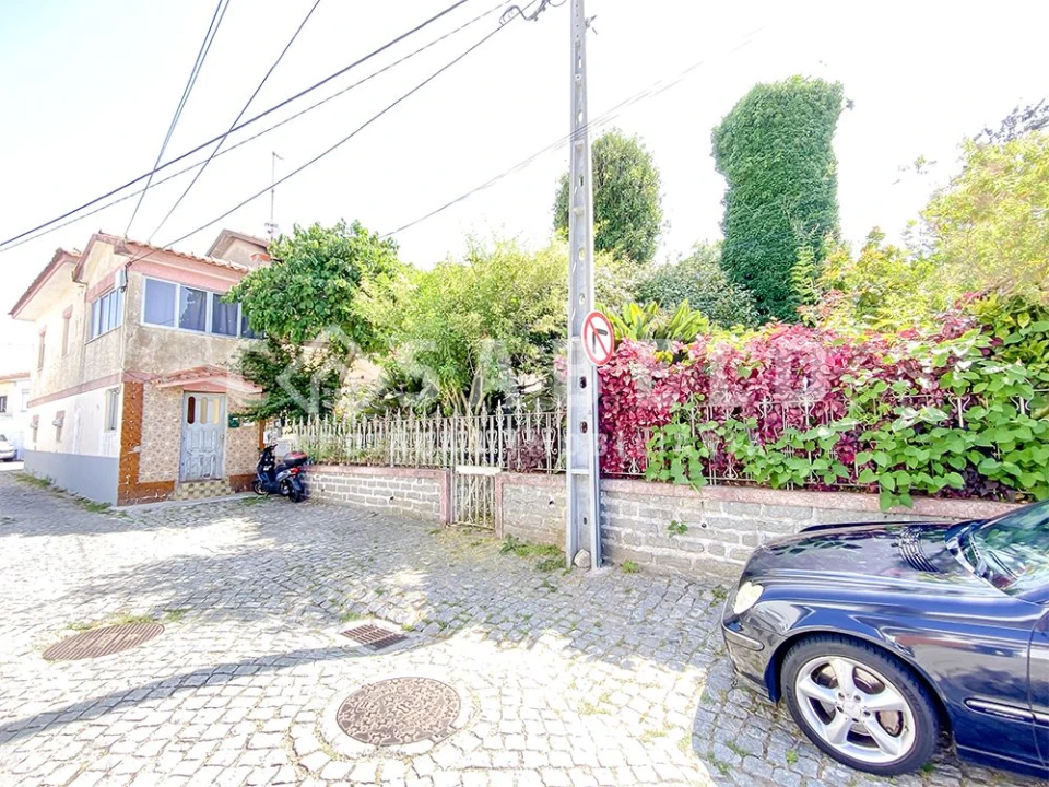 Moradia T10 para Venda em Serzedo e Perosinho Foto 1