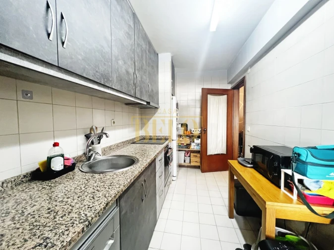 Apartamento T4 para Venda em Ramalde Foto 8