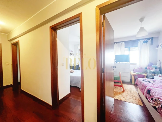 Apartamento T4 para Venda em Ramalde Foto 12