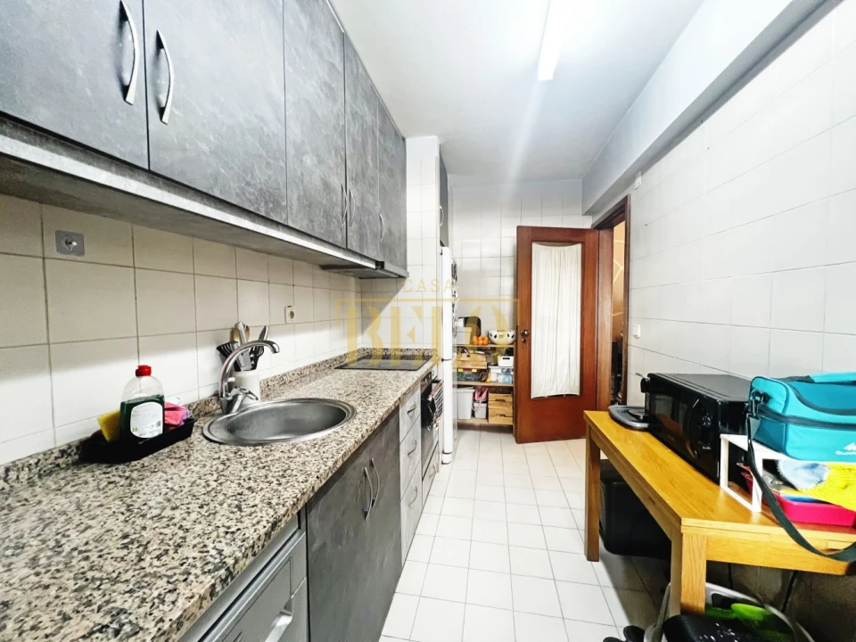 Apartamento T4 para Venda em Ramalde Foto 8