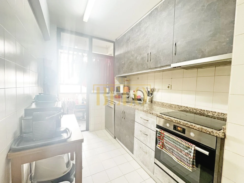 Apartamento T4 para Venda em Ramalde Foto 9