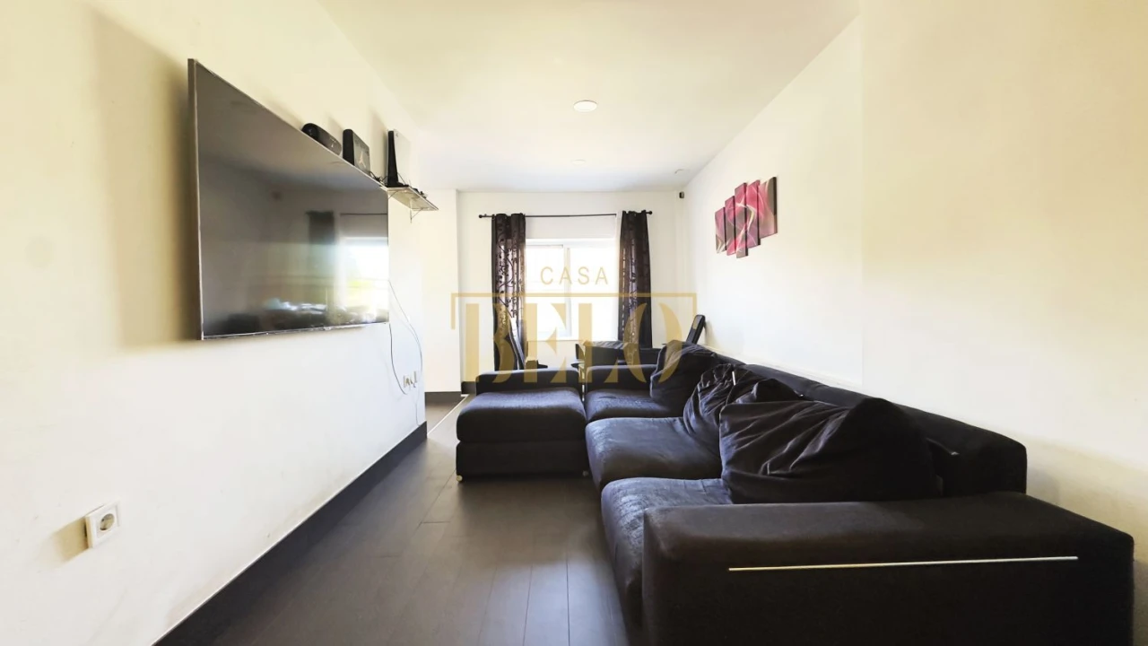 Moradia T8 para Venda em Milheiros Foto 5