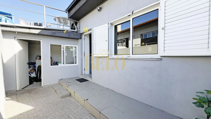 Moradia T8 para Venda em Milheiros Foto 17