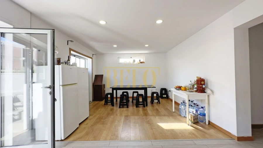 Moradia T8 para Venda em Milheiros Foto 34